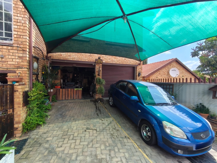 3 Bedroom Property for Sale in Safari Gardens North West